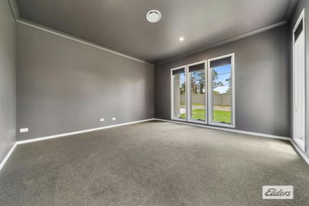 Unmatched Elegance - Large Modern Home in Shailer Park - Photo 4