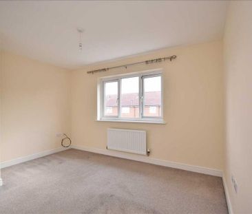 2 bedroom mews to rent - Photo 4