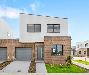 2 Cumin Way, Cranbourne East VIC 3977 - Townhouse For Rent | Domain - Photo 1