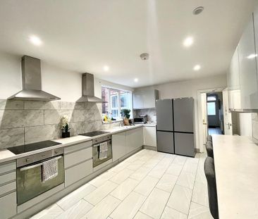 1 bedroom in a house share to rent - Photo 2