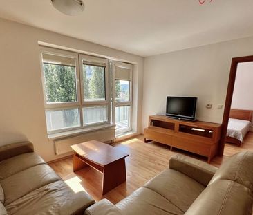 Krátkodobý prenájom - 2 izbový byt s LOGGIOU v Eden Park - Photo 1