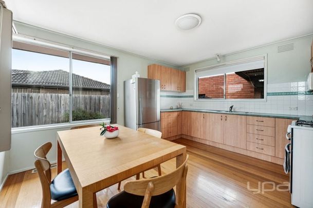 5 Gladstone Park Drive, Gladstone Park - Photo 1