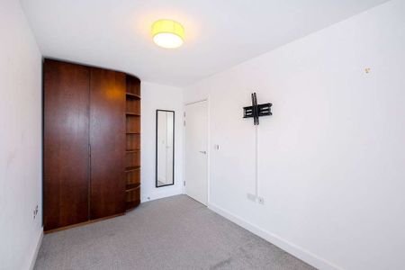 2 Bed Flat, Adenmore Road, SE6 - Photo 4