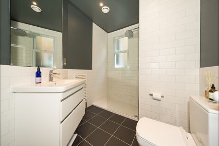 2 Bed Maisonette, Ormiston Grove, W12 - Photo 3