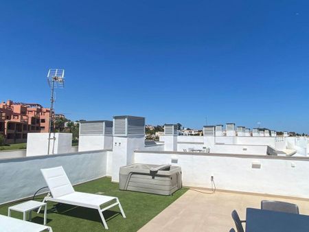 Luxury penthouse for rent in Manilva, Andalusia - Photo 4