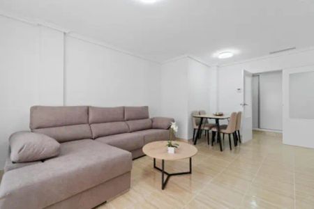 Apartamento en alquiler en Carrer de Joaquín Canales Móra - Foto 3