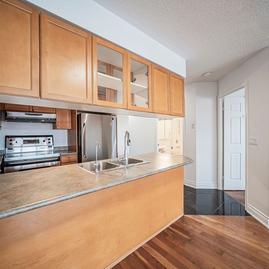 For Lease - 909 Bay Street Unit# 208, Toronto, Ontario - Photo 1