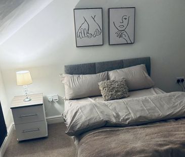 1 bedroom in a house share to rent - Photo 4