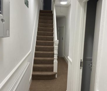 1 bedroom in a house share to rent - Photo 6