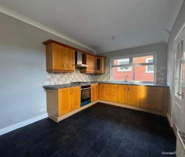 2 bedroom property to rent in Oldham - Photo 3