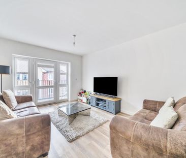 Bell Farm Way, Walton-on-Thames, Surrey, KT12 - Photo 1