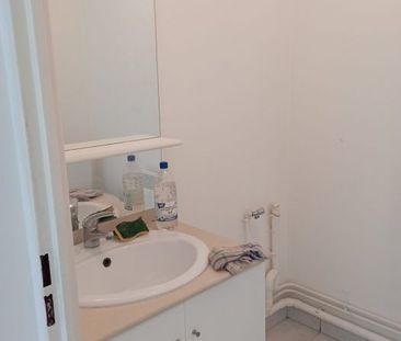 STUDIO AVEC TERRASSE + PARKING - Photo 5