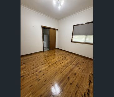 Charming 3-Bedroom Home - Photo 3