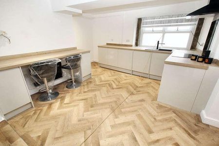 Town House Farm, Town House Road, OL15 - Photo 2