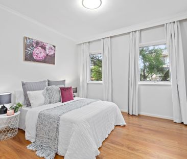 LIGHT FILLED APARTMENT IN KEW - Photo 2