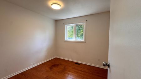 For Lease - 2153 Spring Street, Innisfil, Ontario - Photo 2