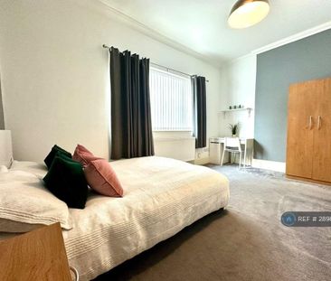 8 bedroom end of terrace house to rent - Photo 5