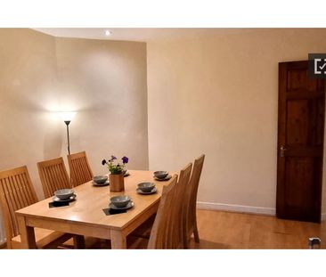 Room for rent in 6-bedroom apartment in Dublin - Photo 5