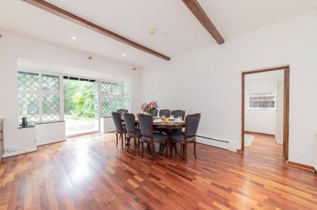 5 bedroom detached house to rent - Photo 4