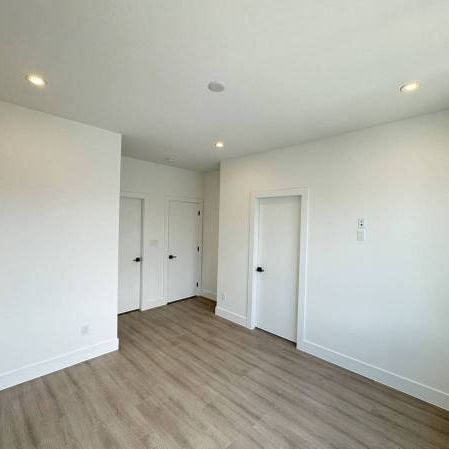 NEW Clayton 2 BED 3 BATH TOWNOHOUSE WITH AC - Photo 1