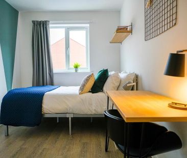 1 bedroom in a house share to rent - Photo 3