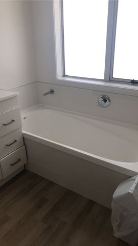 *CHRISTMAS SPECIAL ONE WEEK FREE RENT* Spacious 3-Bedroom Apartment for Rent in Hamilton, Melville – $620/week Discover comfortable and convenient living in this well-appointed 3-bedroom, 2-bathroom apartment located in the vibrant Melville area of Hamilton, postcode 3206. - Photo 2