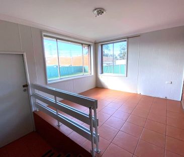 Cosy Family Home with Great Yard&excl; - Photo 2