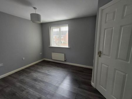 3 bedroom semi-detached house to rent - Photo 2