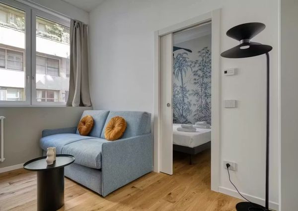 Via Francesco Daverio, Milan, Lombardy 20122