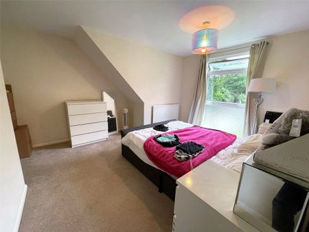 3 Bedroom House - Wentworth Close, Ash Vale - Photo 5