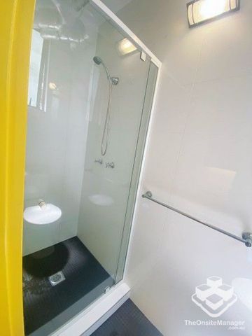 Furnished Studio Including Bills - Photo 4