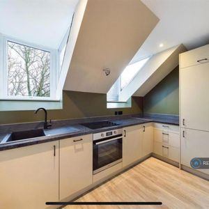 Studio to rent - Photo 2