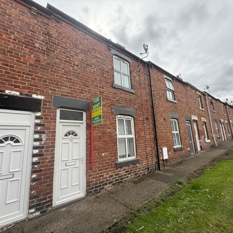 2 bedroom terraced house to rent - Photo 2