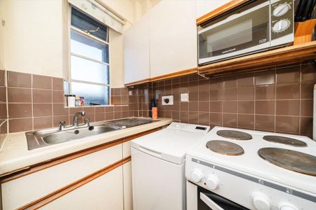 Studio to rent - Photo 2