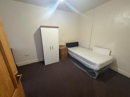 3 bedroom terraced house to rent - Photo 5