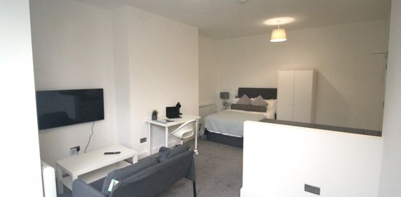 1 Bedroom Studio - Photo 2