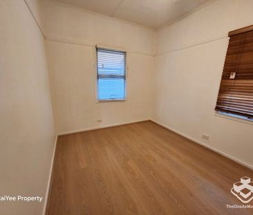 Charming 3-Bedroom Home in Moorooka - Photo 5