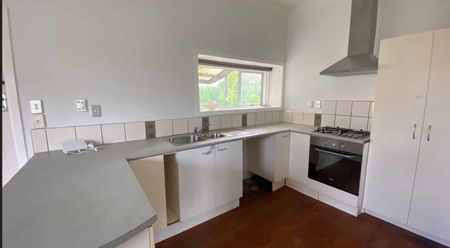 Large Four Bedroom Home - Photo 2