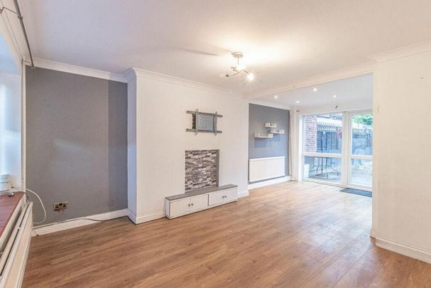 3 bedroom terraced house to rent - Photo 1