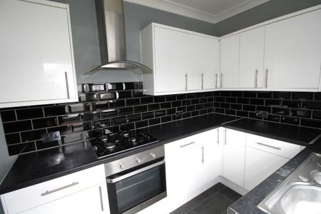 2 bedroom maisonette to rent - Photo 5