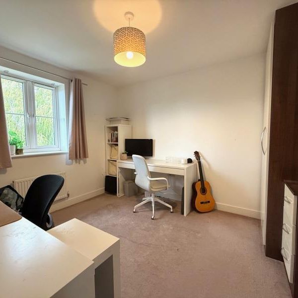 4 bedroom detached house to rent - Photo 1