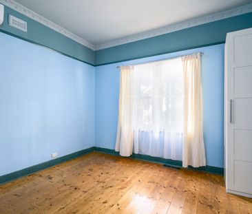 Charming Californian Bungalow with Character, Comfort and Space - Photo 4