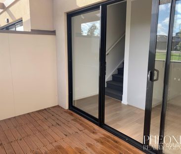 Modern 2 BEDROOM TOWNHOUSE PLUS STUDY - Photo 4