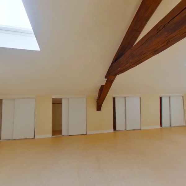 Location Appartement 2 pièces 52m² MONTMORILLON 86500 - Photo 1