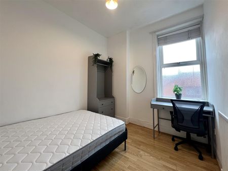 Amble Grove, Newcastle Upon Tyne - Photo 3