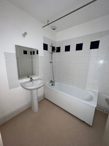 Location Appartement 3 pièces 75m² - Photo 5