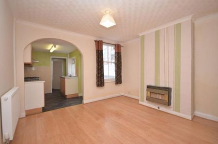 2 bedroom terraced house to rent - Photo 2