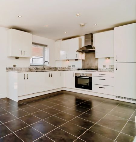 3 Bedroom 1 Bathroom - Photo 3