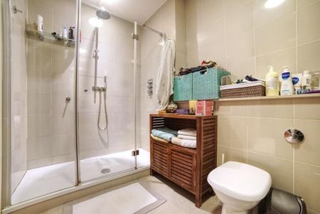 3 bedroom flat to rent - Photo 3