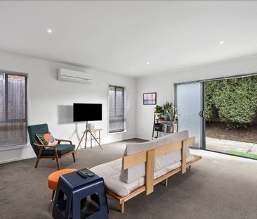 Low-Maintenance Living in Sought-After Hamlyn Heights - Photo 1